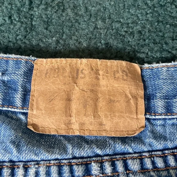 Vintage Hollister size 9 ripped distressed jean skirt 💙 - Picture 3 of 4